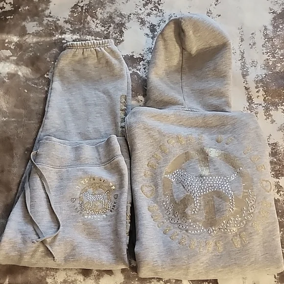 Y2K Pink Peace Bling Dog Set. Zip up hoodie with matching capris.Size: S - Picture 2 of 10